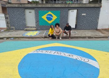 Comunidades de Niterói e São Gonçalo se unem em tradicionais pinturas para a Copa do Mundo