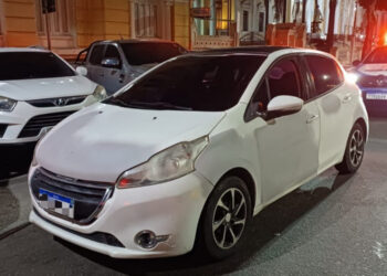 Fugitivo de carro roubado é capturado pela Guarda Municipal na praia de Boa Viagem