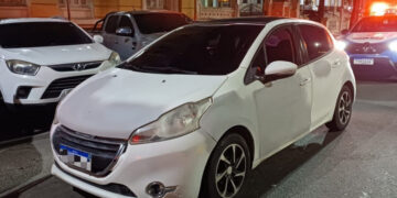 Fugitivo de carro roubado é capturado pela Guarda Municipal na praia de Boa Viagem