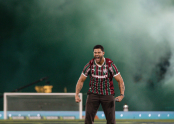 Hulk é Apresentado no Fluminense e Promete Dedicação Total até Estrear em Julho