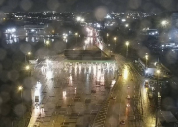 Trânsito na Ponte Rio-Niterói será alterado para passagem de alegorias de samba