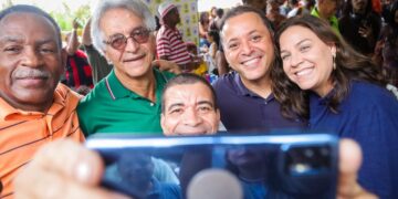 Prefeito Rodrigo Neves Celebra Dia do Trabalhador em Festa do Sintronac em Niterói