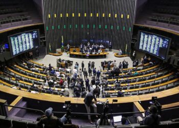 Câmara analisa projeto de lei para fortalecer mineração de minerais críticos e estratégicos