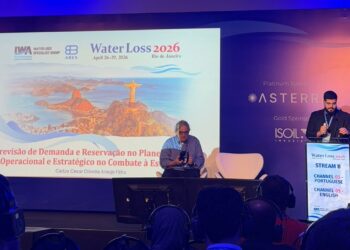 Após recuperar 301 bilhões de litros com apoio de um satélite, Águas do Rio debate uso de IA e tecnologias globais para eficiência hídrica