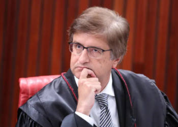 Procurador-geral diverge de Moraes sobre caso da arma de Bolsonaro no STF