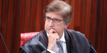 Procurador-geral diverge de Moraes sobre caso da arma de Bolsonaro no STF