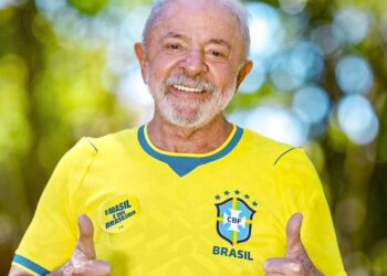Lula envia mensagem de apoio e incentivo ao técnico da seleção brasileira antes da Copa