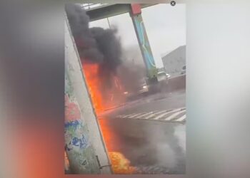 Dois incêndios em caminhões no mesmo período trazem novo caos à Avenida Brasil