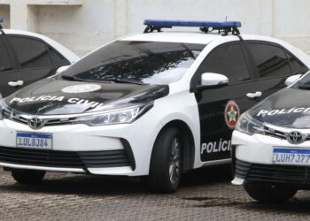 Operação apura uso de viaturas e estrutura policial para extorquir comerciantes em São Gonçalo