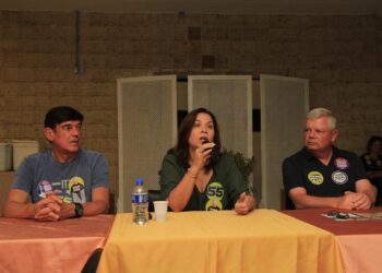 Fernanda Neves se reúne com representantes dos clubes de Niterói