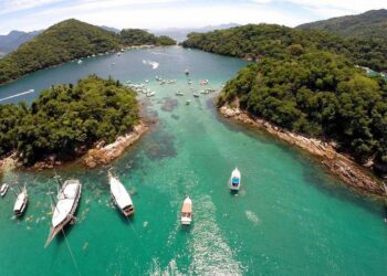 Taxa de R$ 50 vira alvo do setor turístico após baixa ocupação em Ilha Grande