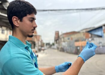 Com megaprojeto de saneamento em andamento, Conjunto de Favelas da Maré ganha novos equipamentos para monitorar qualidade da água