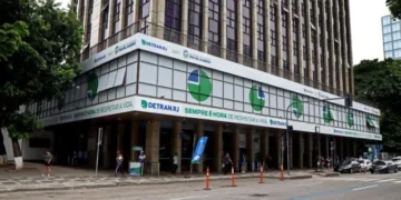 Detran RJ volta a funcionar normalmente a partir desta segunda-feira (26) após o fim da greve dos servidores