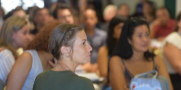 Atividades de conscientização sobre saúde da mulher