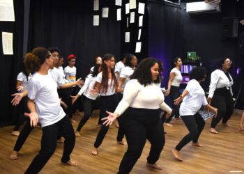 Sarau de poesia, danças e shows gratuitos no Centro, em Maricá, nesta quinta-feira (29/10)